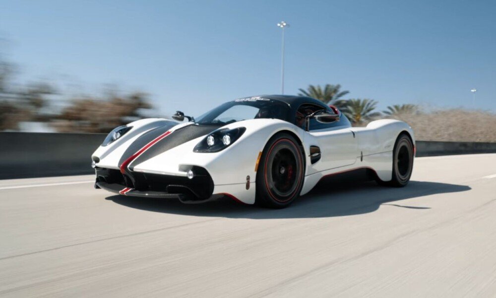 Driving a Pagani Utopia with a manual gearbox: 34 mins of pure ASMR