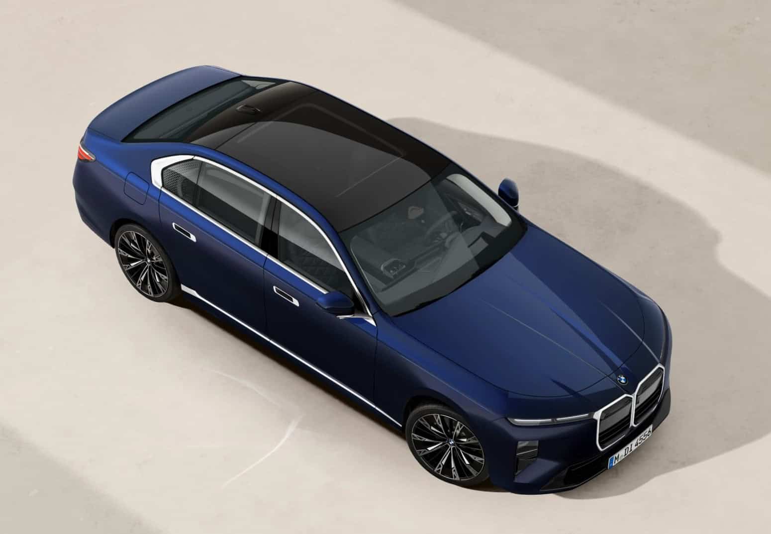 BMW’s New Dual-Finish Paint Costs 14,000 Euros. Here’s Why